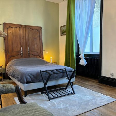 Maison A La Guitarde - Hotel Particulier Hippolyte Шатору Экстерьер фото