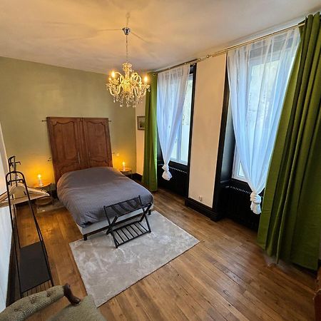 Maison A La Guitarde - Hotel Particulier Hippolyte Шатору Экстерьер фото