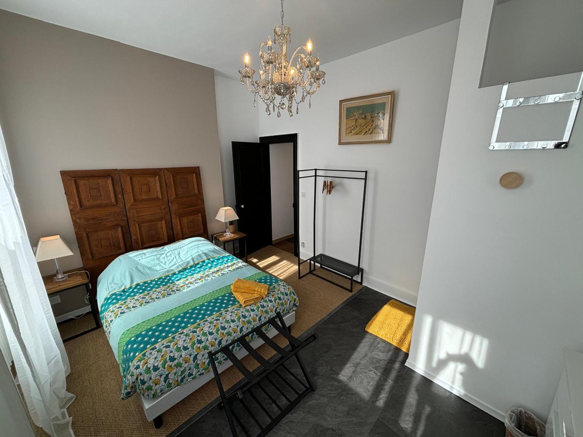 Maison A La Guitarde - Hotel Particulier Hippolyte Шатору Экстерьер фото