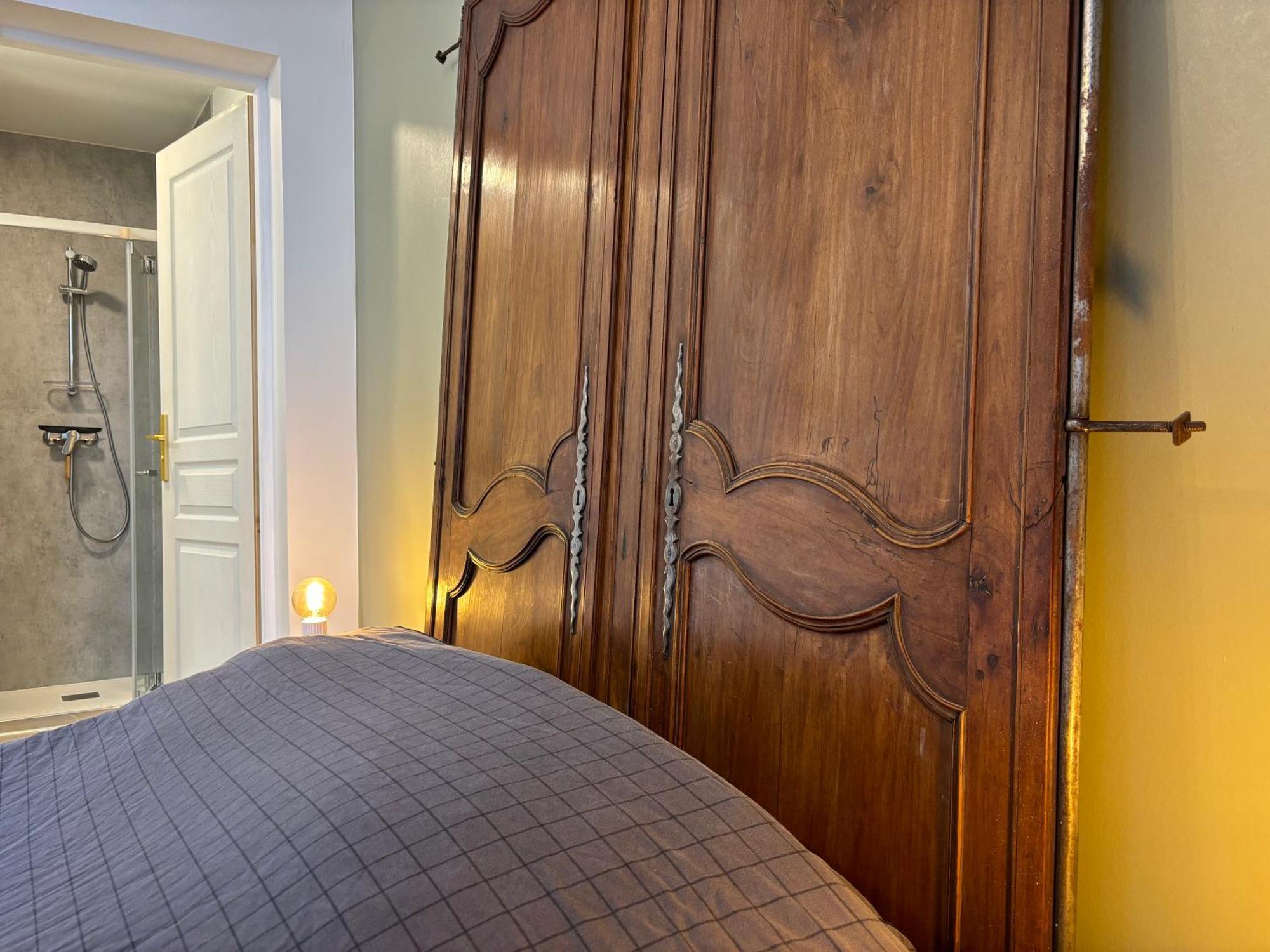 Maison A La Guitarde - Hotel Particulier Hippolyte Шатору Экстерьер фото