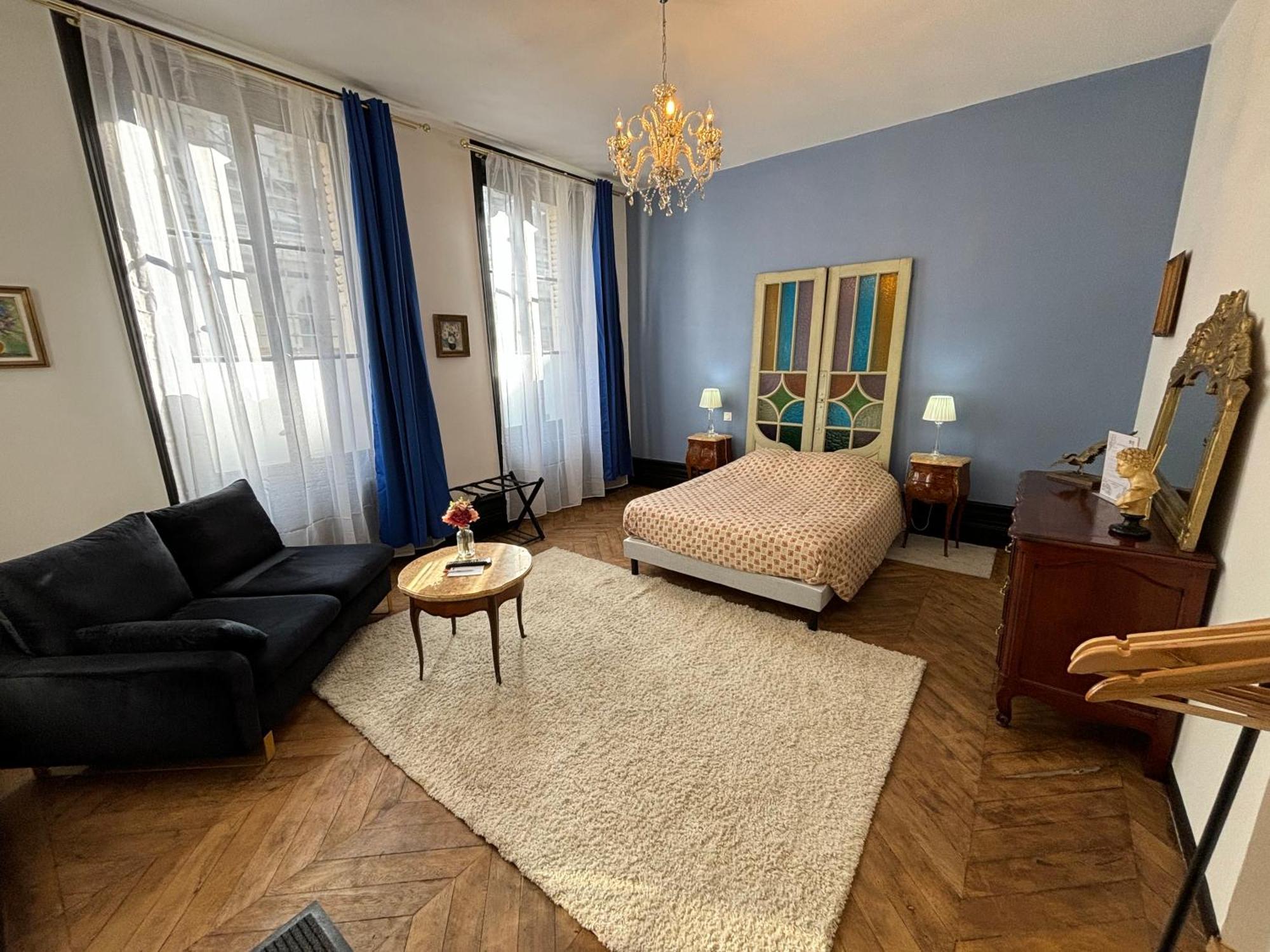 Maison A La Guitarde - Hotel Particulier Hippolyte Шатору Экстерьер фото
