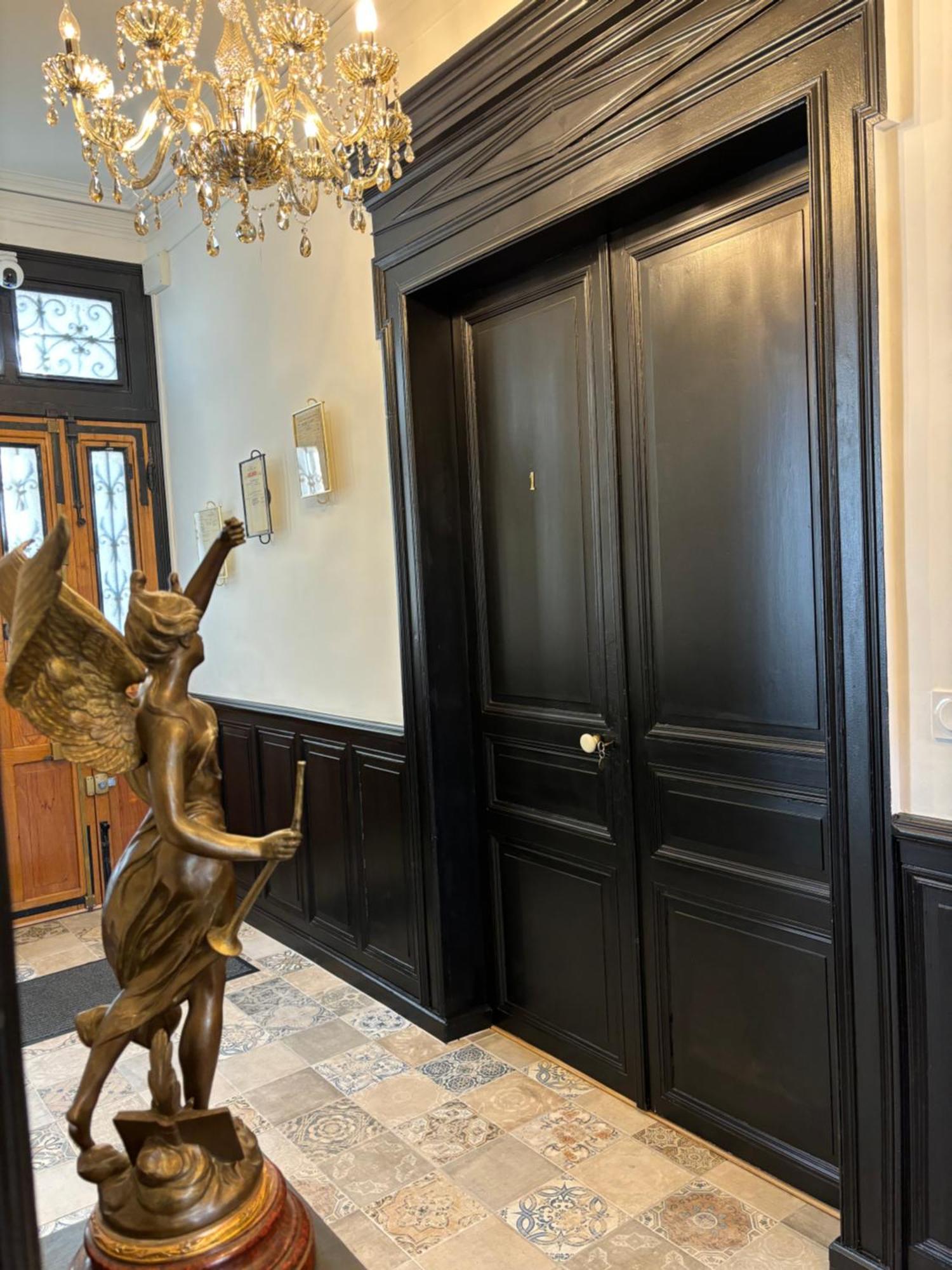 Maison A La Guitarde - Hotel Particulier Hippolyte Шатору Экстерьер фото